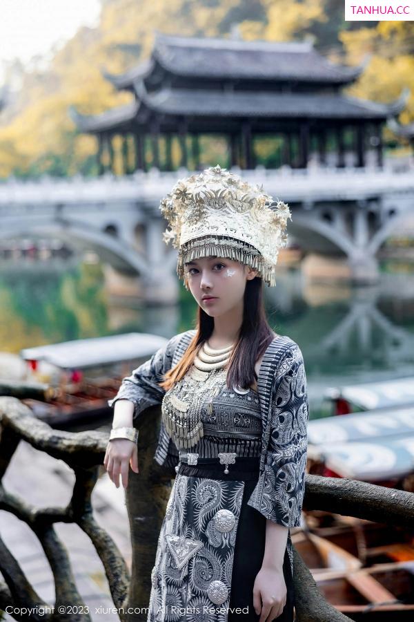豆瓣酱  [XiuRen]高清写真图 2023.09.27 No.7448 豆瓣酱 苗族服饰第6张图片